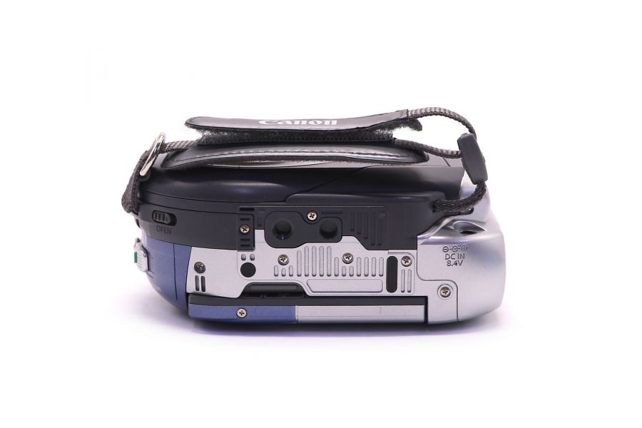 Видеокамера Canon DC210 в упаковке