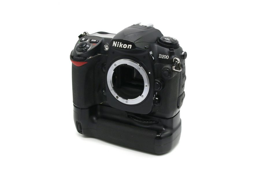 Nikon D200 body (пробег 37430 кадров)