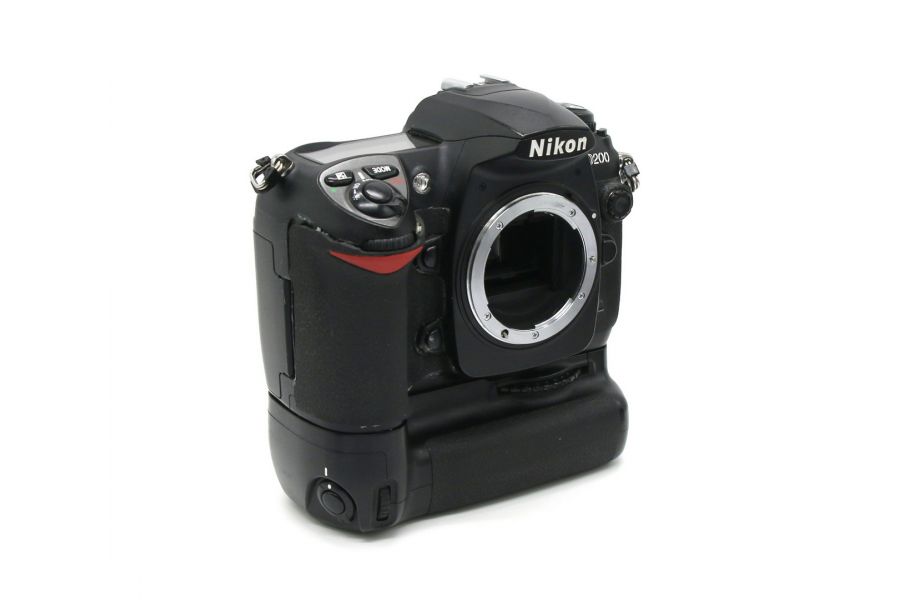 Nikon D200 body (пробег 37430 кадров)