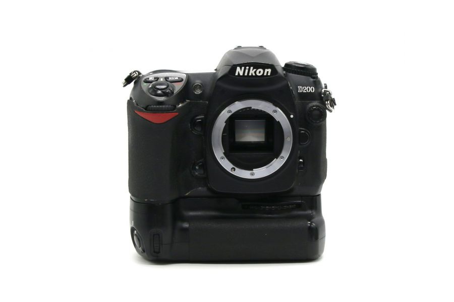 Nikon D200 body (пробег 37430 кадров)