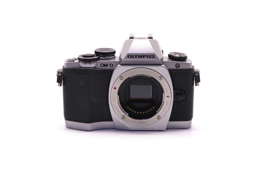 Olympus OM-D E-M10 body (пробег 28500 кадров)