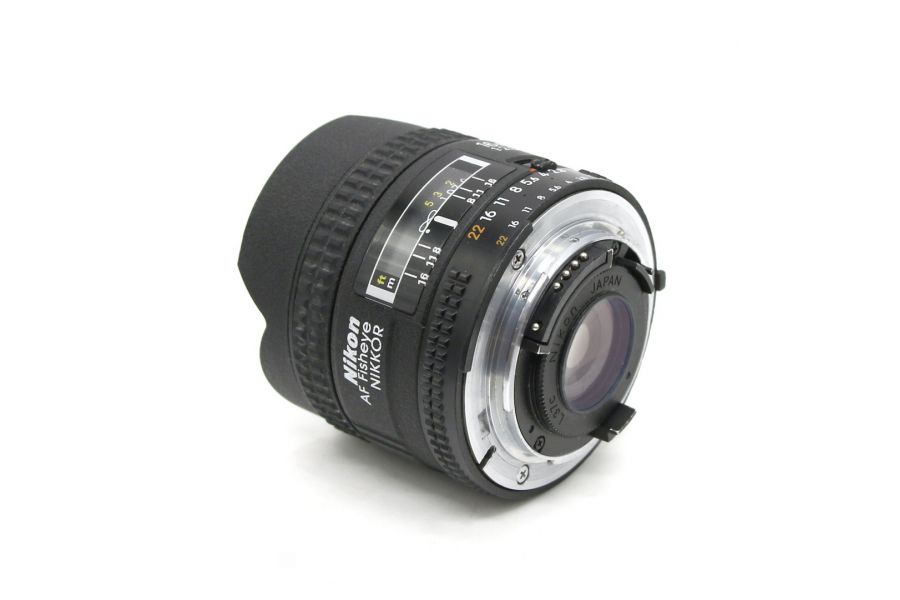 Nikon 16mm f/2.8D AF Fisheye-Nikkor (Japan)