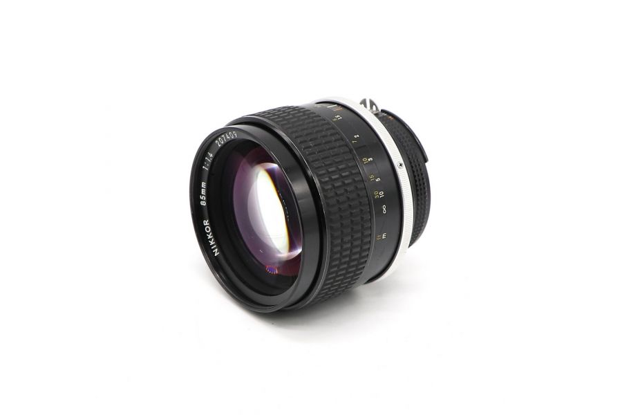 Nikon 85mm f/1.4 Ai-S Nikkor