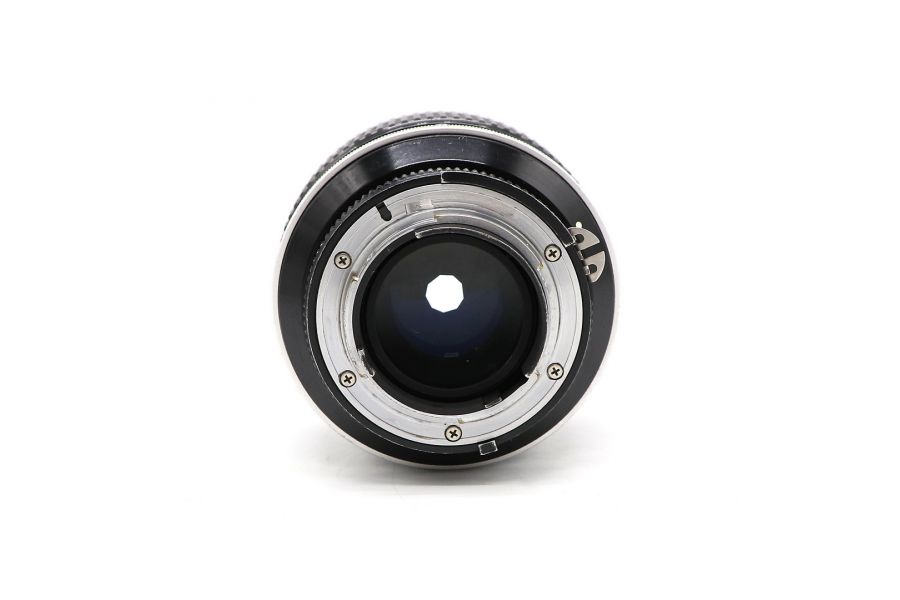 Nikon 85mm f/1.4 Ai-S Nikkor