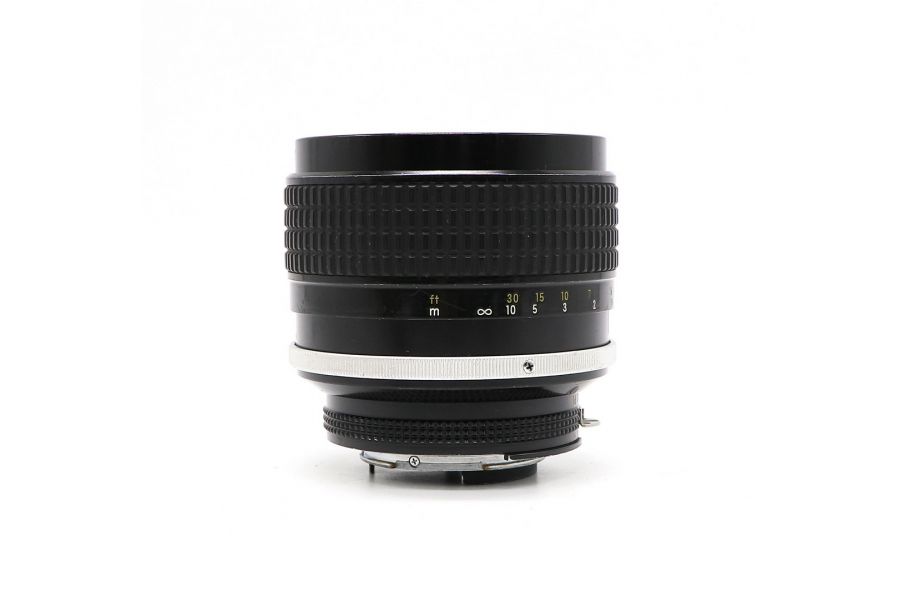 Nikon 85mm f/1.4 Ai-S Nikkor