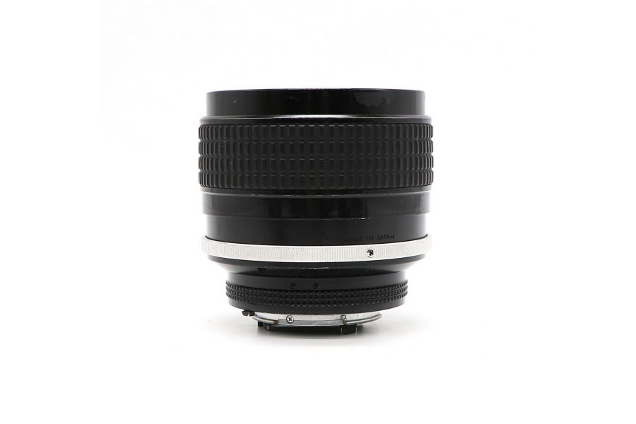 Nikon 85mm f/1.4 Ai-S Nikkor