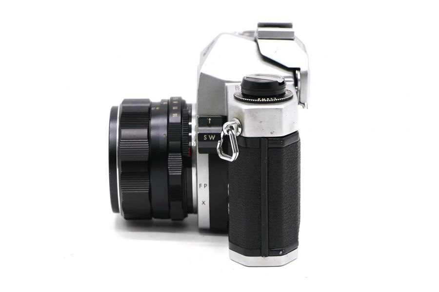 Pentax Spotmatic SP + Super-Multi-Coated Takumar 1.8/55mm