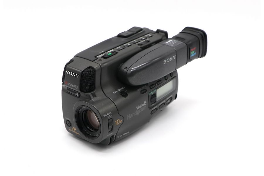 Видеокамера Sony CCD-TR505E