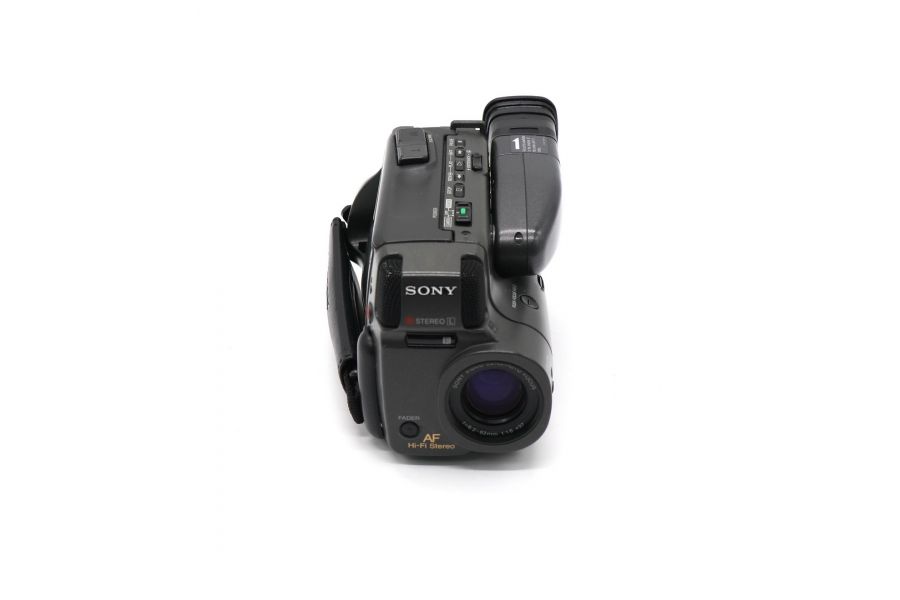 Видеокамера Sony CCD-TR505E