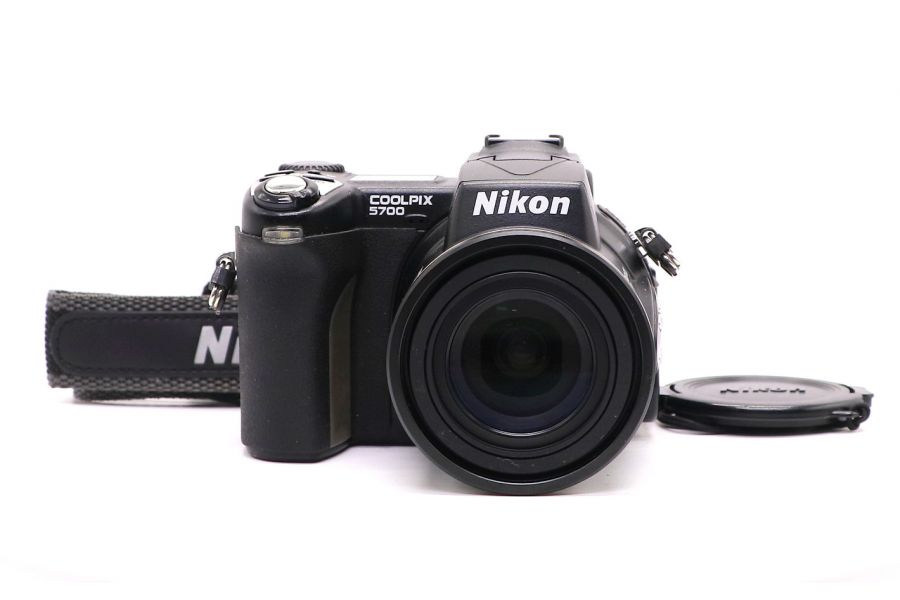 Nikon Coolpix 5700