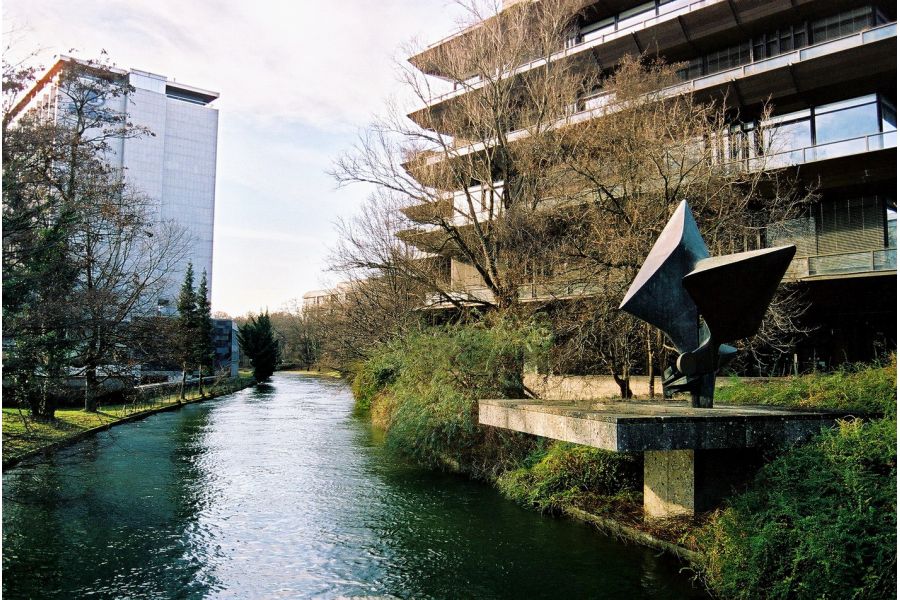 Nikon 28-80mm f/3.3-5.6G AF Nikkor (Thailand, 2002)