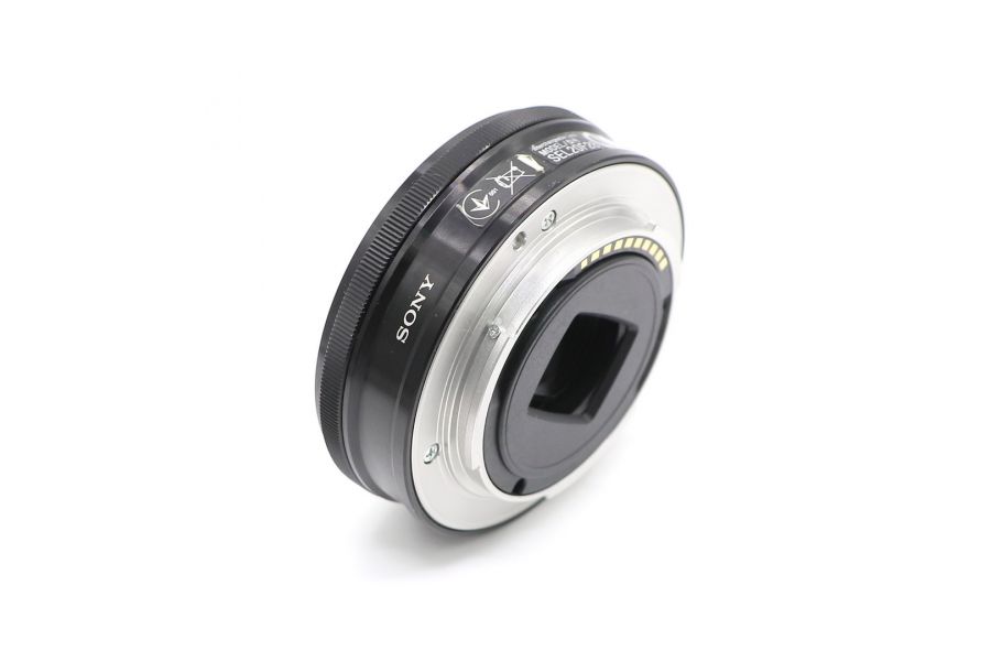 Sony 2.8/20mm SEL20F28 в упаковке