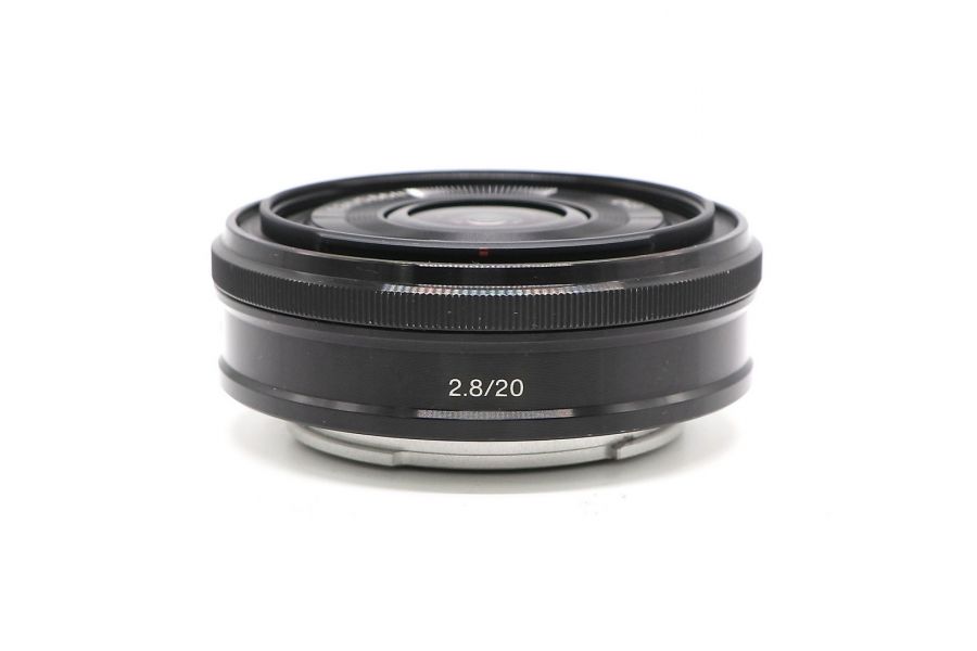 Sony 2.8/20mm SEL20F28 в упаковке