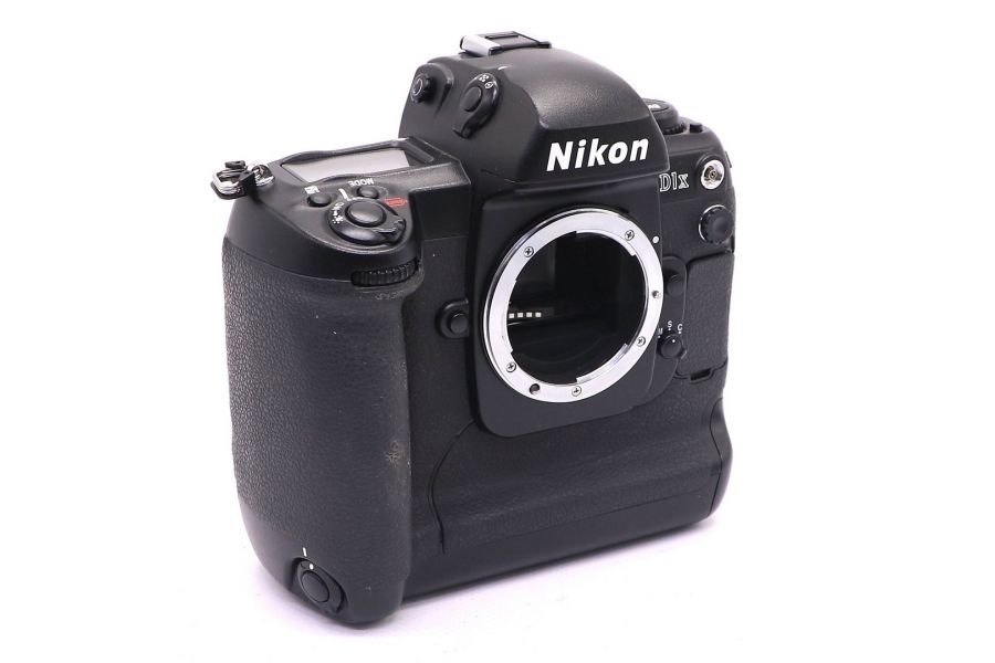 Nikon D1X body