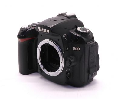 Nikon D90 body (пробег 185800 кадров)