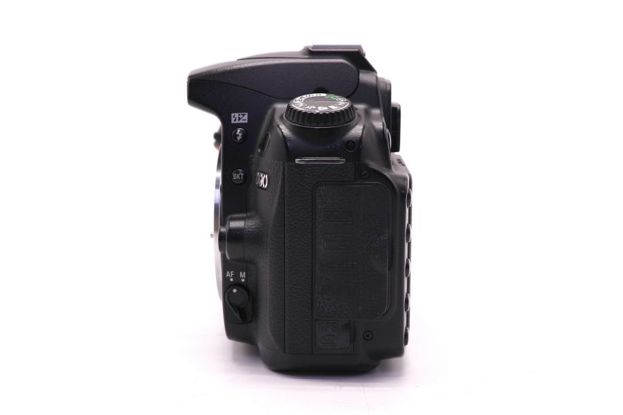 Nikon D90 body (пробег 185800 кадров)