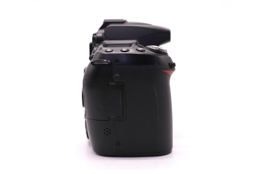 Nikon D90 body (пробег 185800 кадров)