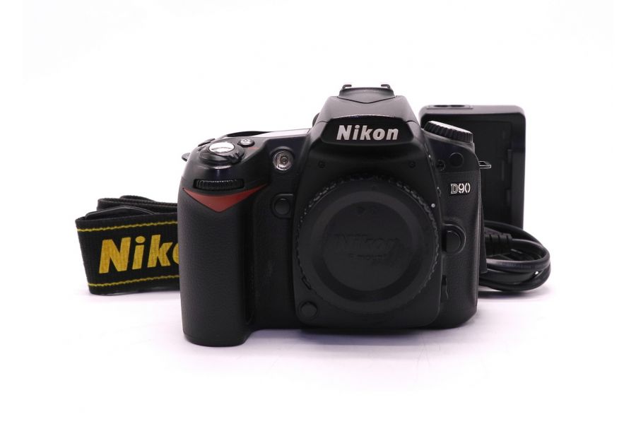 Nikon D90 body (пробег 185800 кадров)