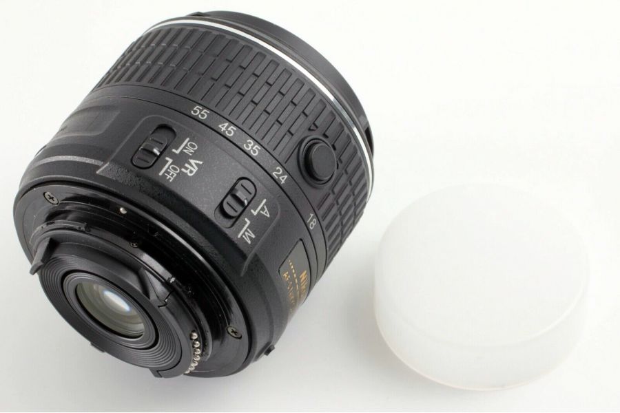 Nikon 18-55mm f/3.5-5.6G AF-S VR II DX Zoom-Nikkor