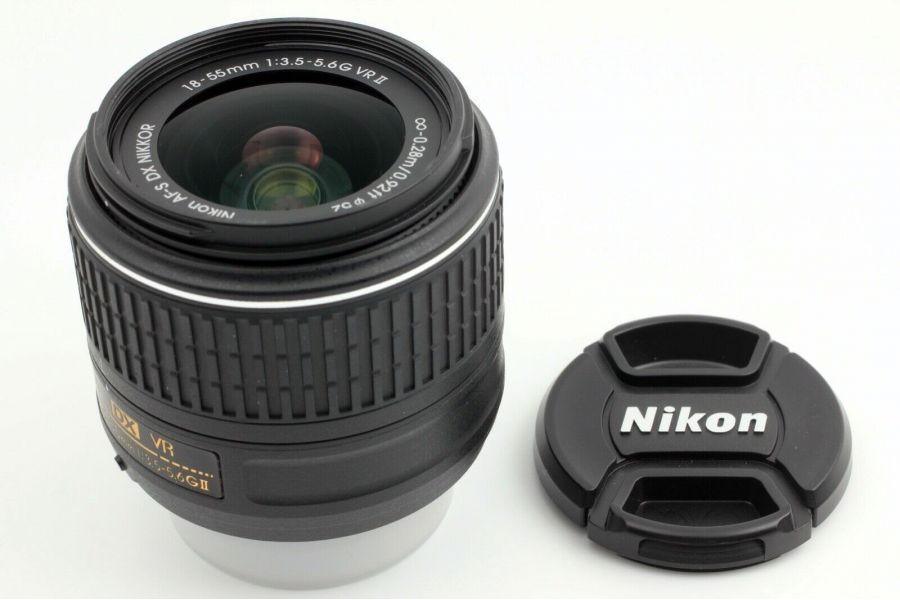 Nikon 18-55mm f/3.5-5.6G AF-S VR II DX Zoom-Nikkor