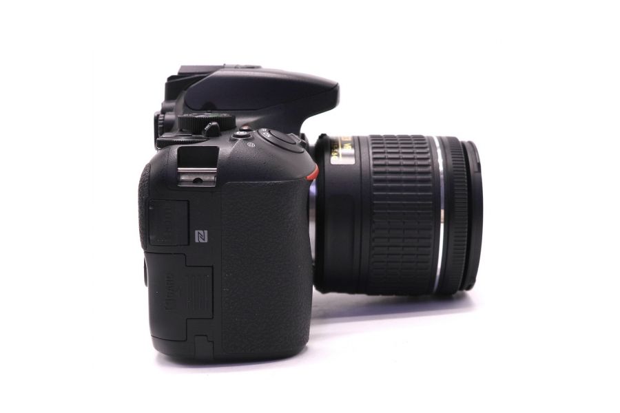Nikon D5600 kit (пробег 6015 кадров)