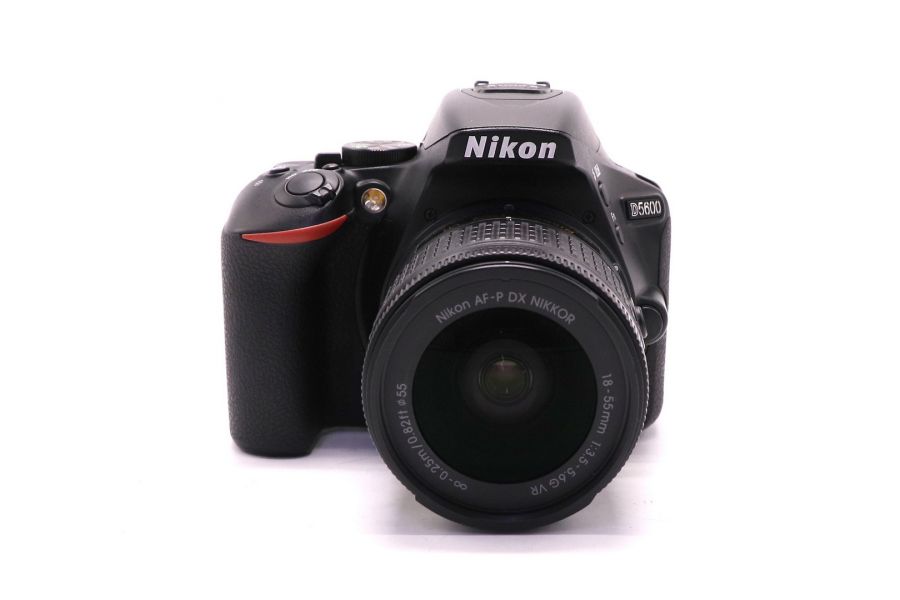 Nikon D5600 kit (пробег 6015 кадров)