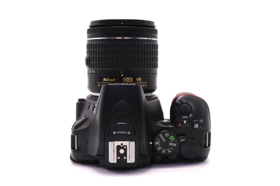 Nikon D5600 kit (пробег 6015 кадров)