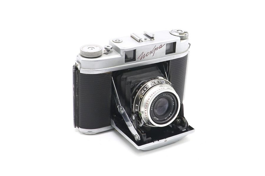 Искра среднеформатная дальномерная камера (1961)