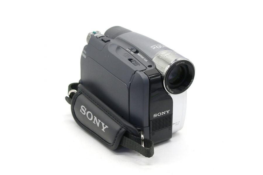 Видеокамера Sony DCR-HC26E в упаковке