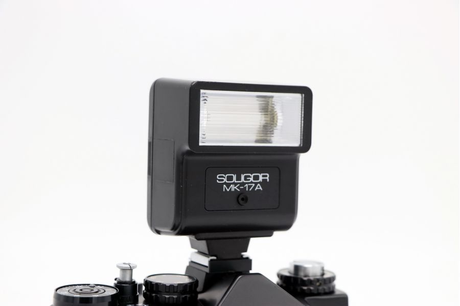 Фотовспышка Soligor MK-17A