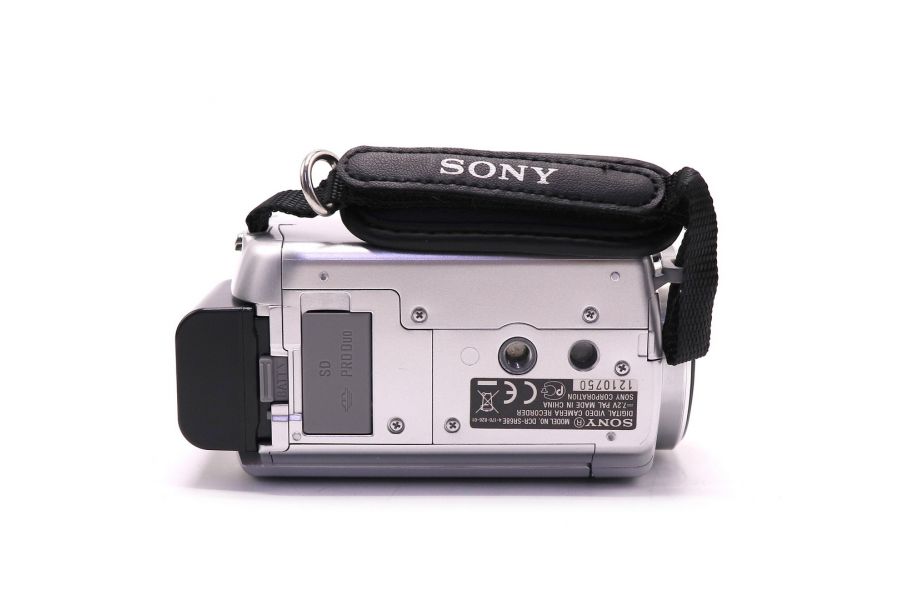 Видеокамера Sony DCR-SR68E