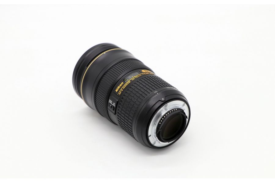 Nikon 24-70mm f/2.8G ED AF-S Nikkor, Japan