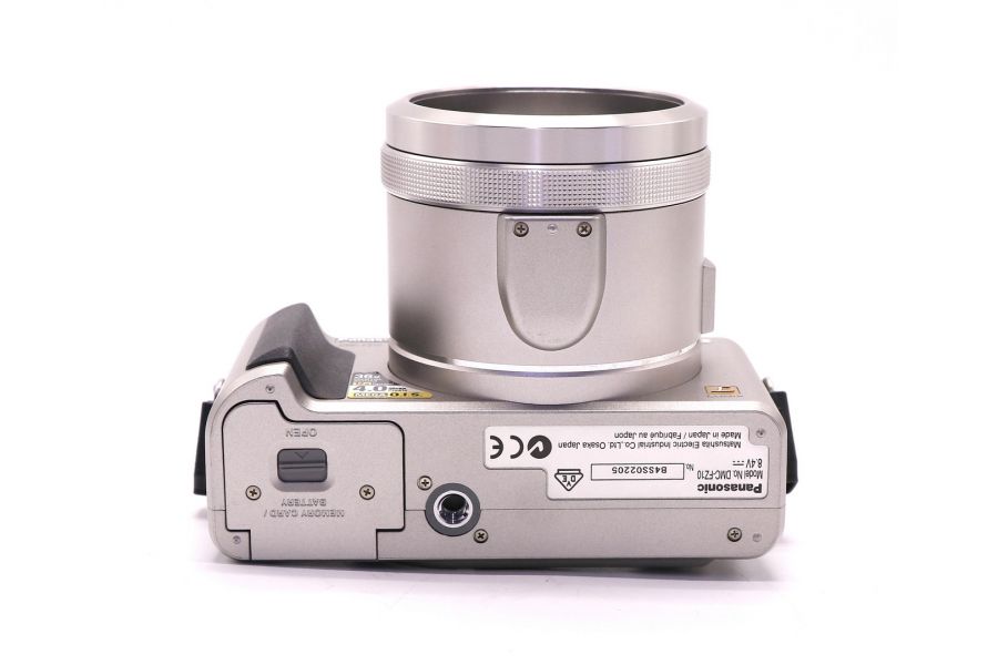 Panasonic Lumix DMC-FZ10 silver (Japan, 2004)