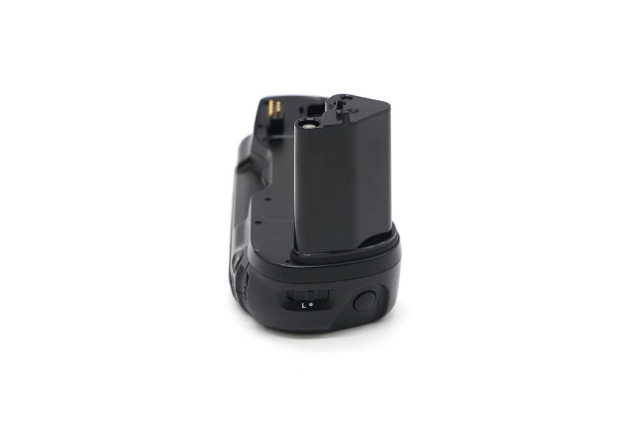 Батарейная ручка Nikon MB-15 в упаковке