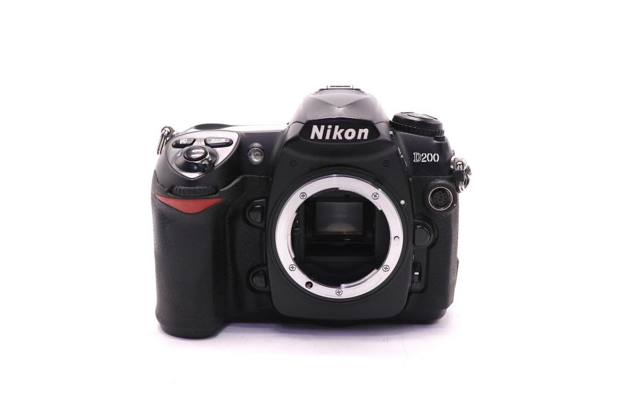Nikon D200 body (пробег 111290 кадров)