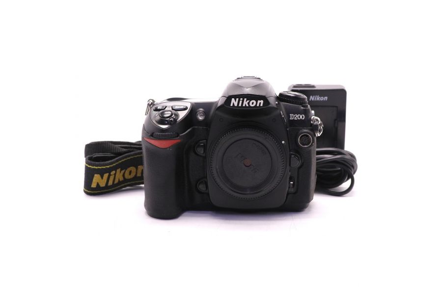 Nikon D200 body (пробег 111290 кадров)