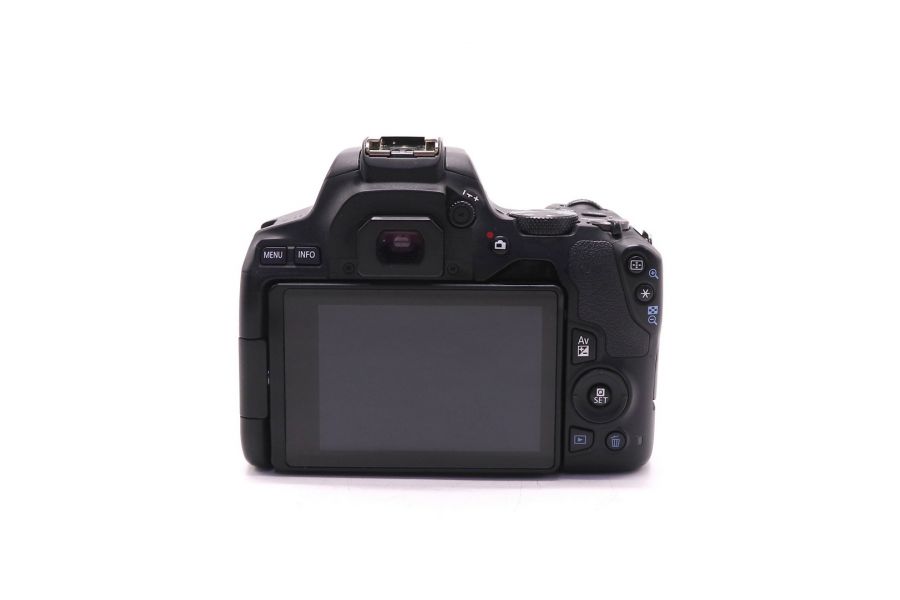 Canon EOS 250D kit (пробег 1000 кадров)