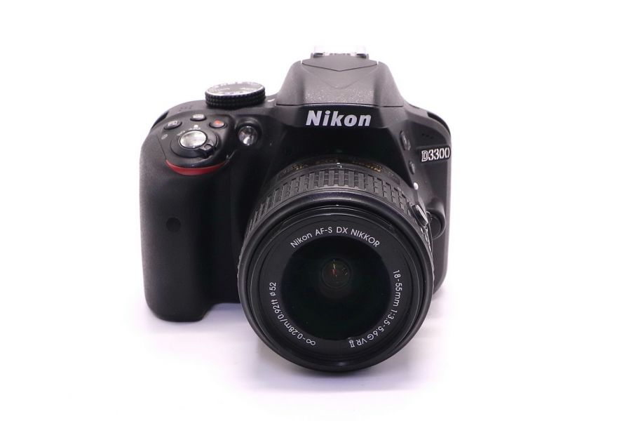 Nikon D3300 kit (пробег 3515 кадров)