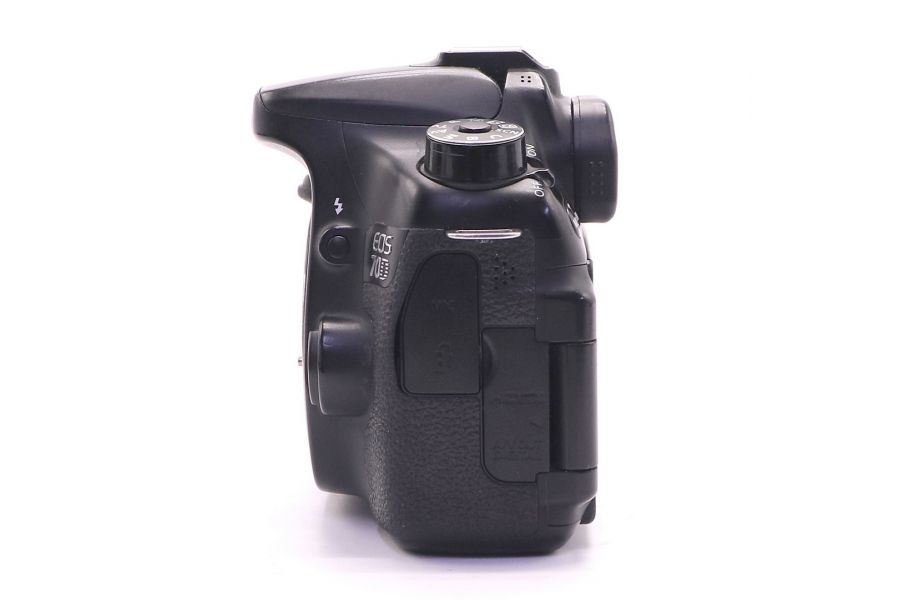 Canon EOS 70D body (пробег 80000 кадров)