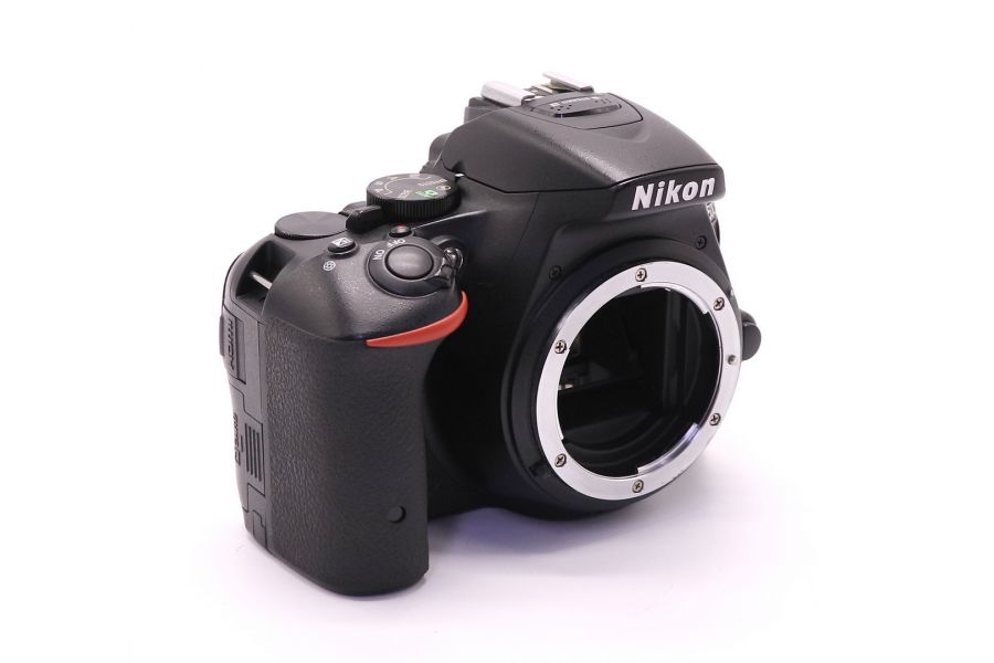 Nikon D5500 body (пробег 8000 кадров)