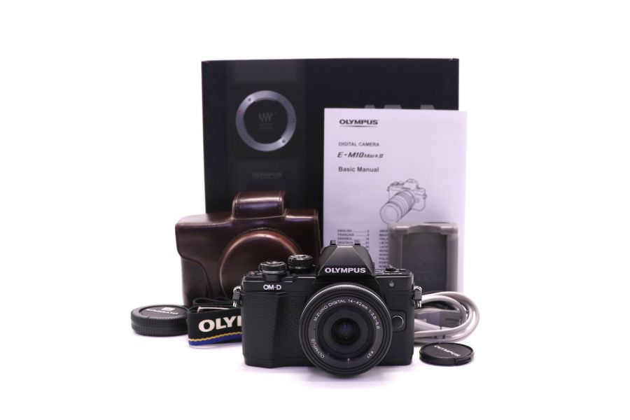 Olympus OM-D E-M10 Mark II kit в упаковке черный (пробег 6400 кадров)
