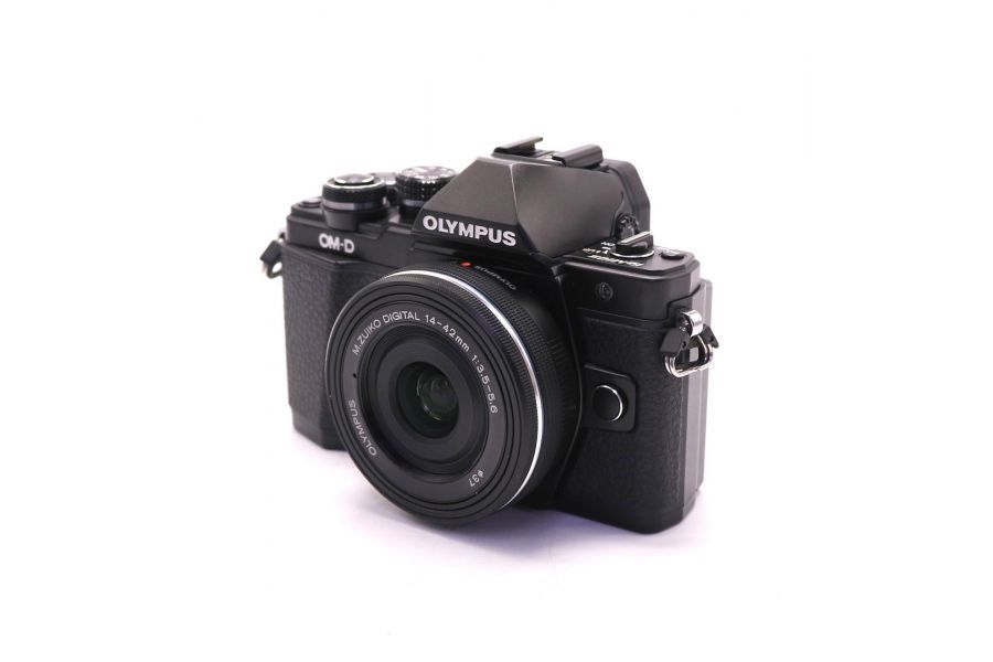 Olympus OM-D E-M10 Mark II kit в упаковке черный (пробег 6400 кадров)