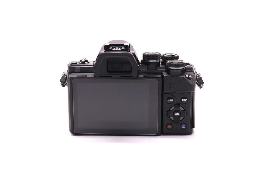 Olympus OM-D E-M10 Mark II kit в упаковке черный (пробег 6400 кадров)