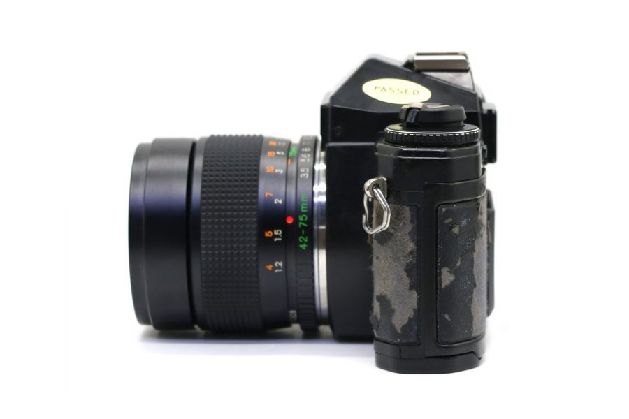 Yashica FX-D Quartz kit 42-75mm f/3.5-4.5