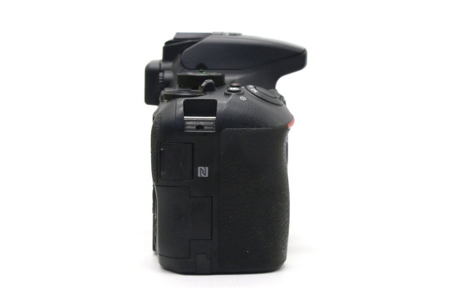 Nikon D5600 body в упаковке (пробег 2480 кадров)