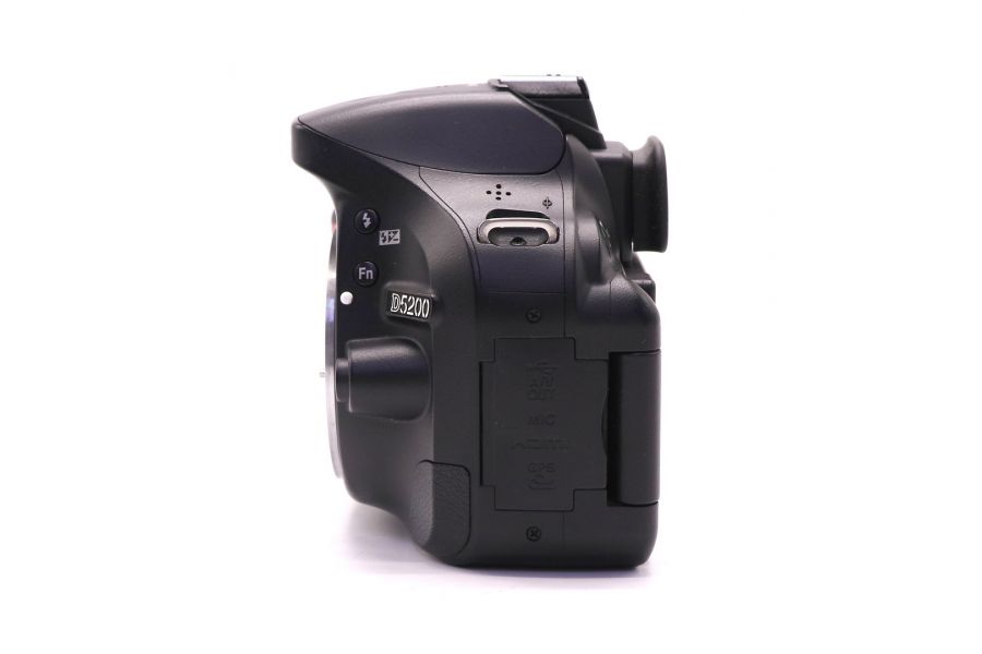 Nikon D5200 body (пробег 440 кадров)