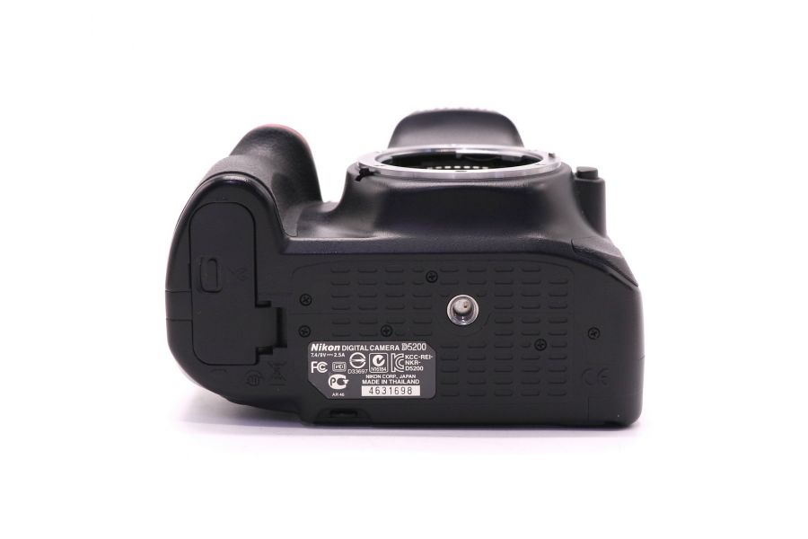 Nikon D5200 body (пробег 440 кадров)