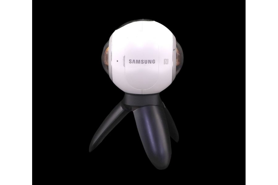 Экшен-камера Samsung Gear 360 SM-C200 в упаковке