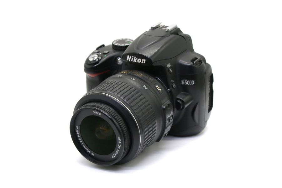 Nikon D5000 kit в упаковке (пробег 44510 кадров)