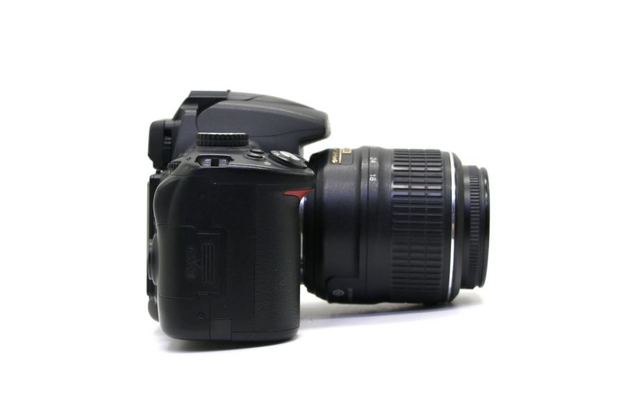 Nikon D5000 kit в упаковке (пробег 44510 кадров)